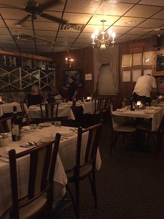 Angeloni's II Restaurant & Lounge